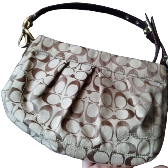 Authentic coach handbag - Picture 10 of 14